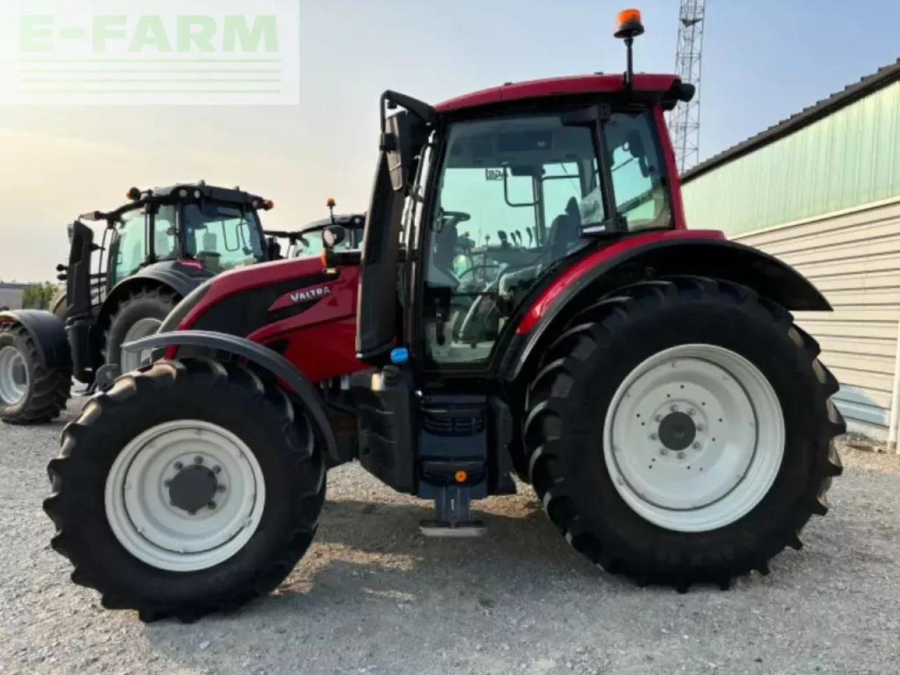Valtra n135h - Traktor: slika 1 Valtra n135h - Traktor: slika 1
