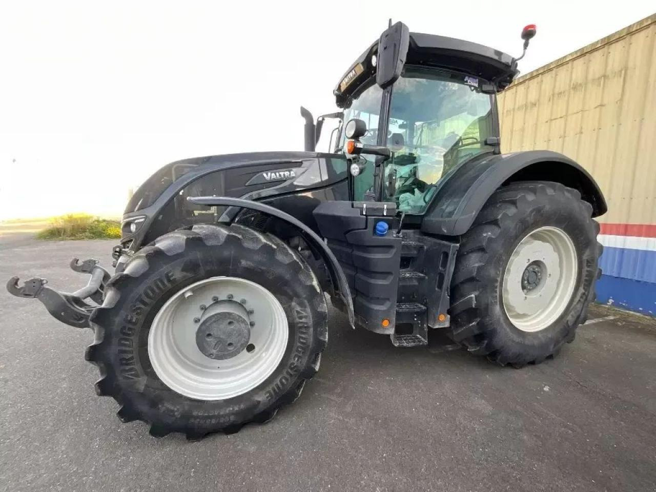 Valtra s324 - Traktor: slika 1 Valtra s324 - Traktor: slika 1
