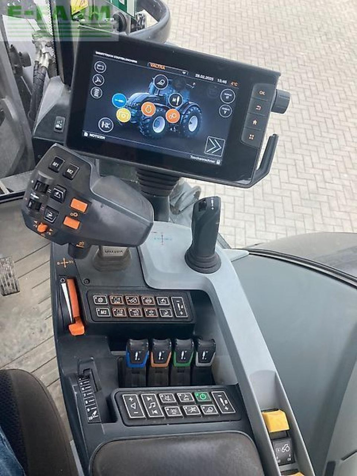 Traktor Valtra s374 smarttouch: slika 8 Traktor Valtra s374 smarttouch: slika 8