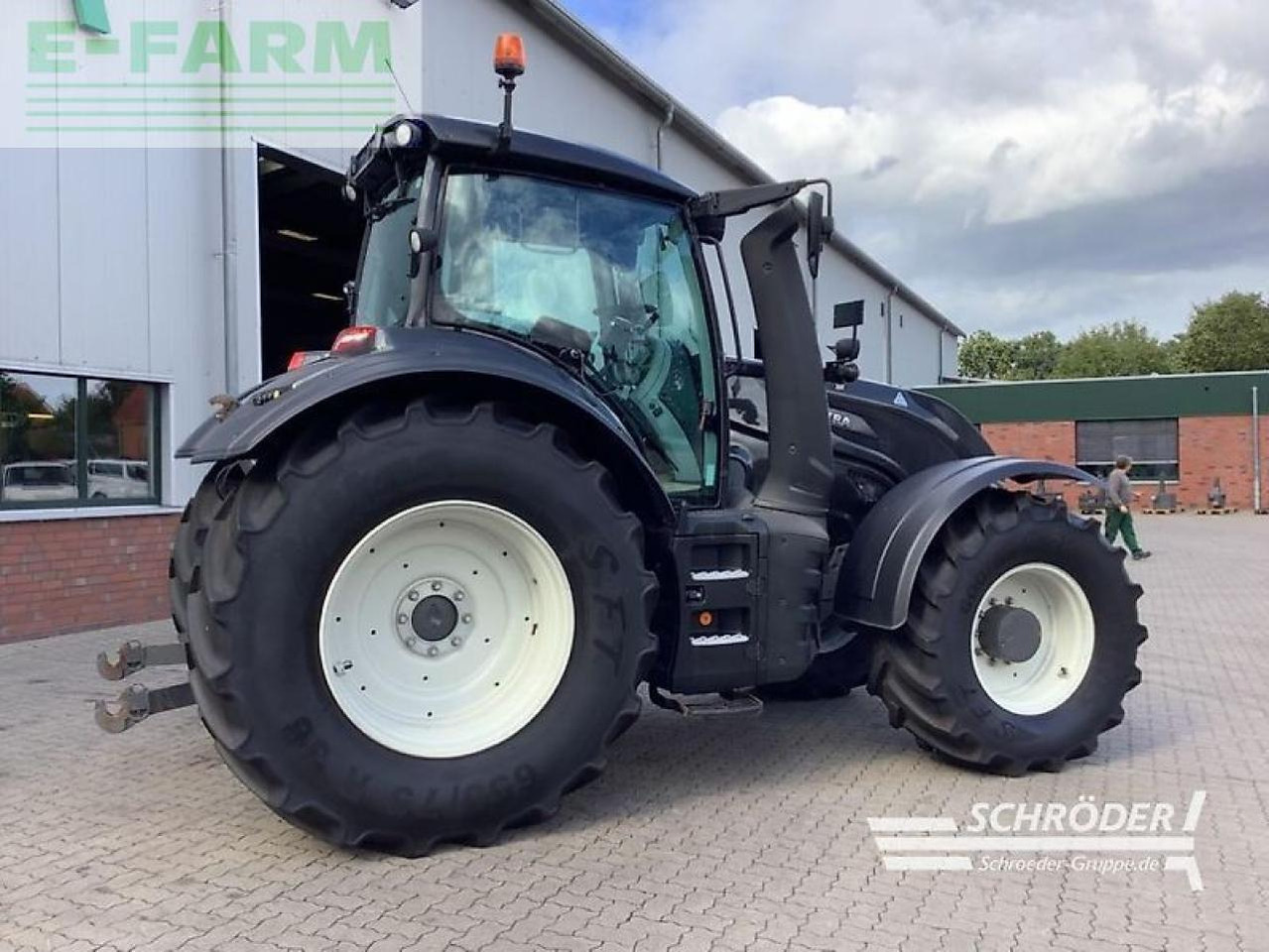 Valtra t 214 d smarttouch | rtk | unlimited - Traktor: slika 4 Valtra t 214 d smarttouch | rtk | unlimited - Traktor: slika 4