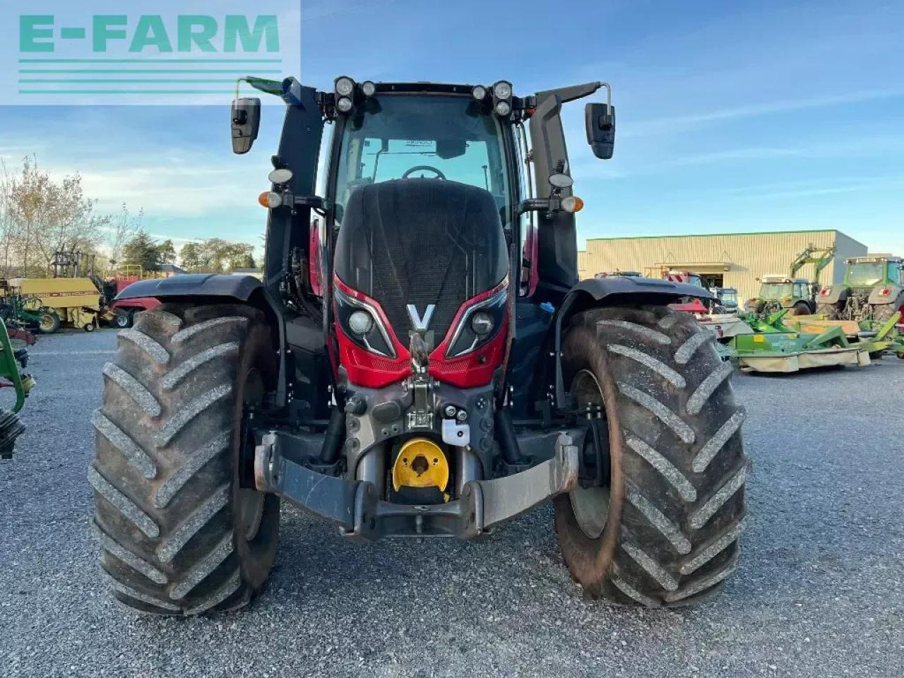 Valtra t 214 direct smarttouch Direct - Traktor: slika 3 Valtra t 214 direct smarttouch Direct - Traktor: slika 3