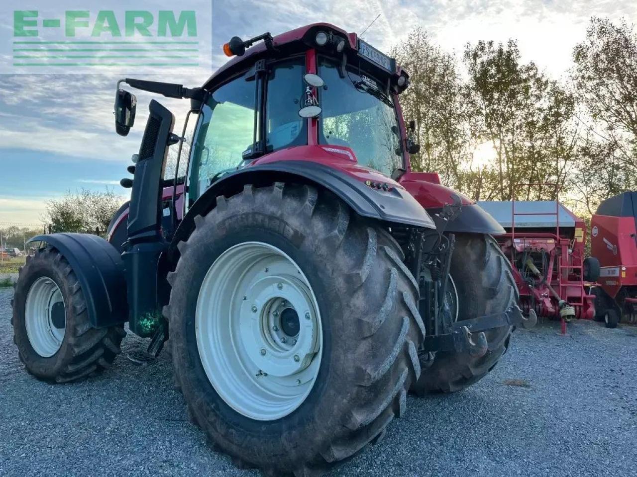 Traktor Valtra t 214 direct smarttouch Direct: slika 9 Traktor Valtra t 214 direct smarttouch Direct: slika 9