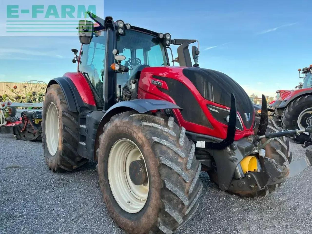 Valtra t 214 direct smarttouch Direct - Traktor: slika 4 Valtra t 214 direct smarttouch Direct - Traktor: slika 4