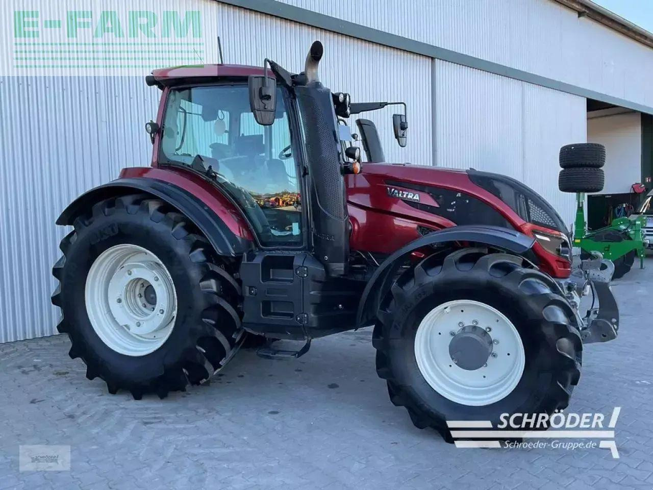 Valtra t 254 v smarttouch - Traktor: slika 2 Valtra t 254 v smarttouch - Traktor: slika 2