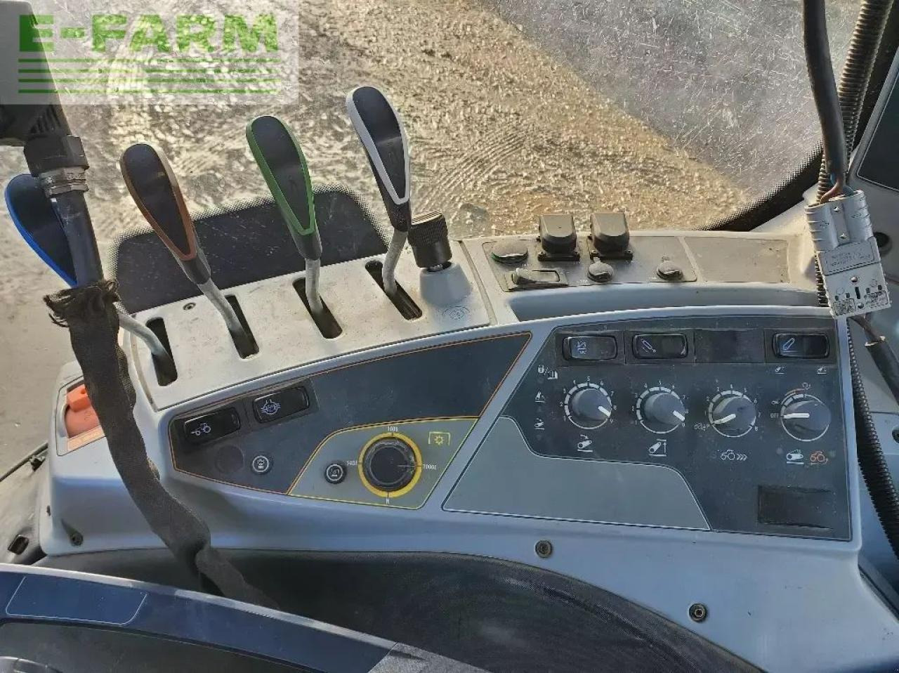 Valtra t214 active *** garantie 1 an ***** Active - Traktor: slika 2 Valtra t214 active *** garantie 1 an ***** Active - Traktor: slika 2