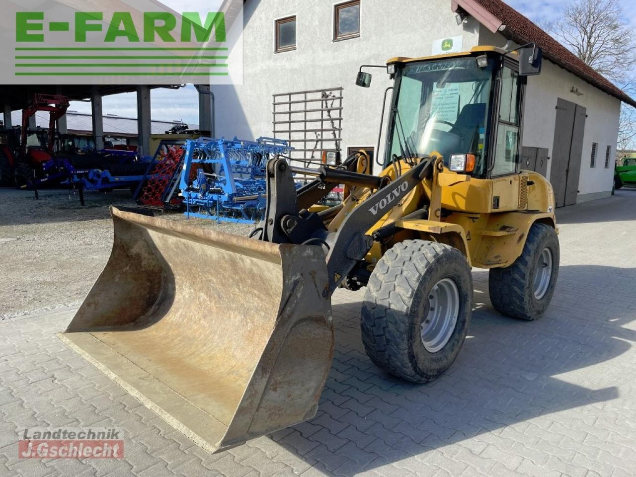 Volvo l 30b pro - Mini bager: slika 1 Volvo l 30b pro - Mini bager: slika 1