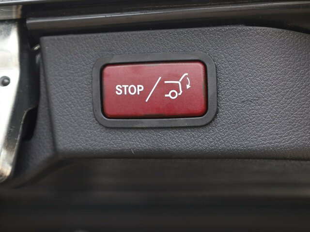 MERCEDES-BENZ EQV 300 ang,8Sitzer,2xSchiebetür,360°Kamera... - Putnički kombi, Električno dostavno vozilo: slika 3 MERCEDES-BENZ EQV 300 ang,8Sitzer,2xSchiebetür,360°Kamera... - Putnički kombi, Električno dostavno vozilo: slika 3