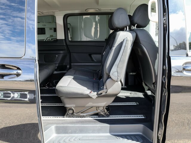 MERCEDES-BENZ EQV 300 lang,7Sitze,2xKlima,2Schiebetür el.,LED - Minibus, Električni autobus: slika 5 MERCEDES-BENZ EQV 300 lang,7Sitze,2xKlima,2Schiebetür el.,LED - Minibus, Električni autobus: slika 5