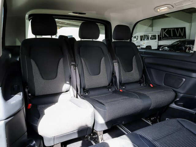 MERCEDES-BENZ EQV 300 lang,7Sitze,2xKlima,2xSchiebetür el.,LED - Putnički kombi, Električno dostavno vozilo: slika 4 MERCEDES-BENZ EQV 300 lang,7Sitze,2xKlima,2xSchiebetür el.,LED - Putnički kombi, Električno dostavno vozilo: slika 4