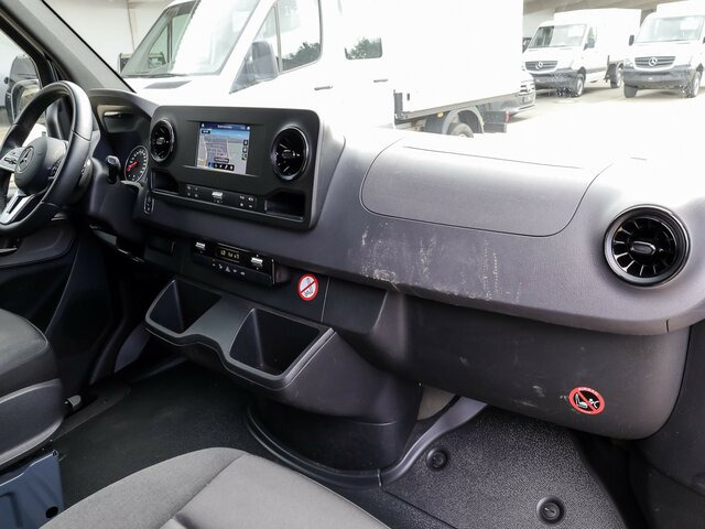 MERCEDES-BENZ Sprinter 315 CDI Kasten,3924mm,Automatik,LED... - Furgon: slika 4 MERCEDES-BENZ Sprinter 315 CDI Kasten,3924mm,Automatik,LED... - Furgon: slika 4