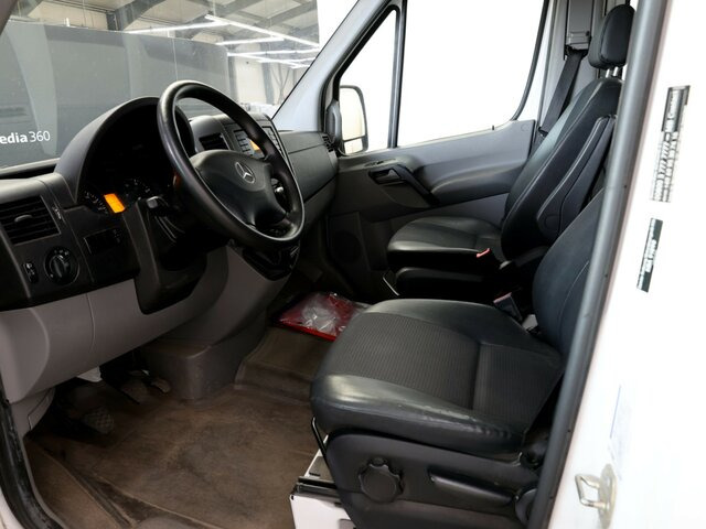 MERCEDES-BENZ Sprinter 316CDI DOKA,Allrad,AHK,TCO,Standhzg. - Dostavno vozilo s ravnom platformom, Dostavno vozilo sa duplom kabinom: slika 2 MERCEDES-BENZ Sprinter 316CDI DOKA,Allrad,AHK,TCO,Standhzg. - Dostavno vozilo s ravnom platformom, Dostavno vozilo sa duplom kabinom: slika 2