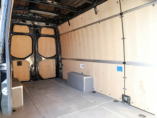 MERCEDES-BENZ Sprinter 317 Maxi,MBUX,Kamera,Tempomat... - Furgon: slika 2 MERCEDES-BENZ Sprinter 317 Maxi,MBUX,Kamera,Tempomat... - Furgon: slika 2