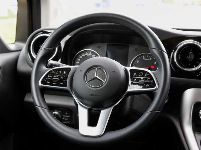 MERCEDES-BENZ T 180 Progressive,AHK,LED,Navi,Kamera,Tempomat... - Putnički kombi: slika 5 MERCEDES-BENZ T 180 Progressive,AHK,LED,Navi,Kamera,Tempomat... - Putnički kombi: slika 5