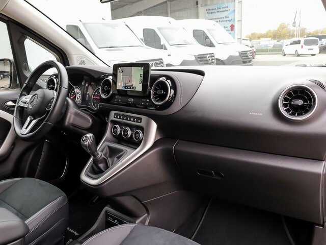 MERCEDES-BENZ T 180 Progressive,AMF Rollstuhlrampe,LED,Navi... - Putnički kombi: slika 5 MERCEDES-BENZ T 180 Progressive,AMF Rollstuhlrampe,LED,Navi... - Putnički kombi: slika 5