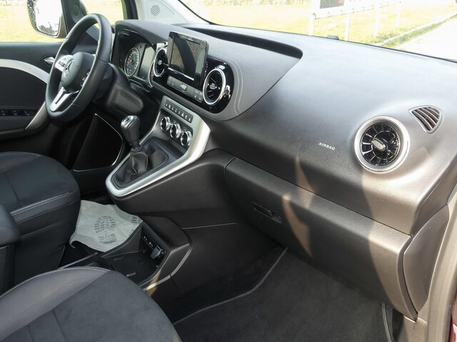 MERCEDES-BENZ T 180 Progressive,MBUX,LED,Navi,Kamera,Tempomat... - Putnički kombi: slika 2 MERCEDES-BENZ T 180 Progressive,MBUX,LED,Navi,Kamera,Tempomat... - Putnički kombi: slika 2