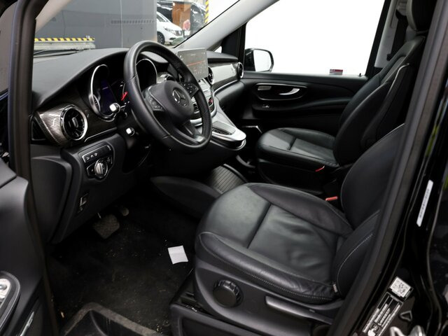 MERCEDES-BENZ V 300 Avantgarde Extralang,Allrad,2Schiebetüren... - Putnički kombi: slika 2 MERCEDES-BENZ V 300 Avantgarde Extralang,Allrad,2Schiebetüren... - Putnički kombi: slika 2