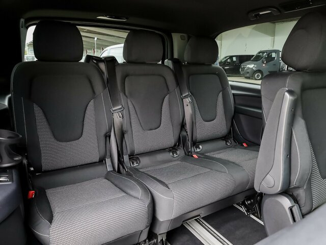 MERCEDES-BENZ V 300 Edition,lang,7-Sitzer,2Schiebetüren,Tisch... - Minibus, Putnički kombi: slika 4 MERCEDES-BENZ V 300 Edition,lang,7-Sitzer,2Schiebetüren,Tisch... - Minibus, Putnički kombi: slika 4