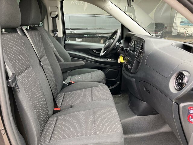 MERCEDES-BENZ Vito 116TourerPro ,Extralang,2xKlima,Kamera,AHK - Minibus, Putnički kombi: slika 4 MERCEDES-BENZ Vito 116TourerPro ,Extralang,2xKlima,Kamera,AHK - Minibus, Putnički kombi: slika 4