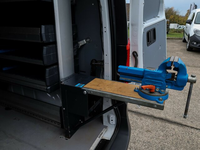 MERCEDES-BENZ Vito114CDI KA lang ,Klima,Sortimo Regalsystem... - Mali kombi: slika 3 MERCEDES-BENZ Vito114CDI KA lang ,Klima,Sortimo Regalsystem... - Mali kombi: slika 3