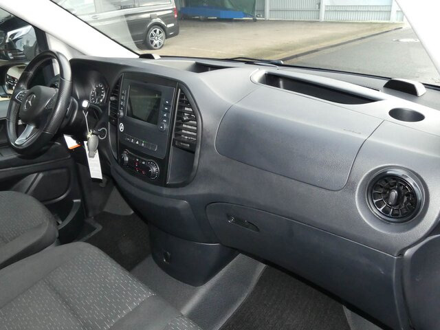 MERCEDES-BENZ Vito116CDI Extralang,Mixto,6Sitze,Automatik - Mali kombi: slika 3 MERCEDES-BENZ Vito116CDI Extralang,Mixto,6Sitze,Automatik - Mali kombi: slika 3