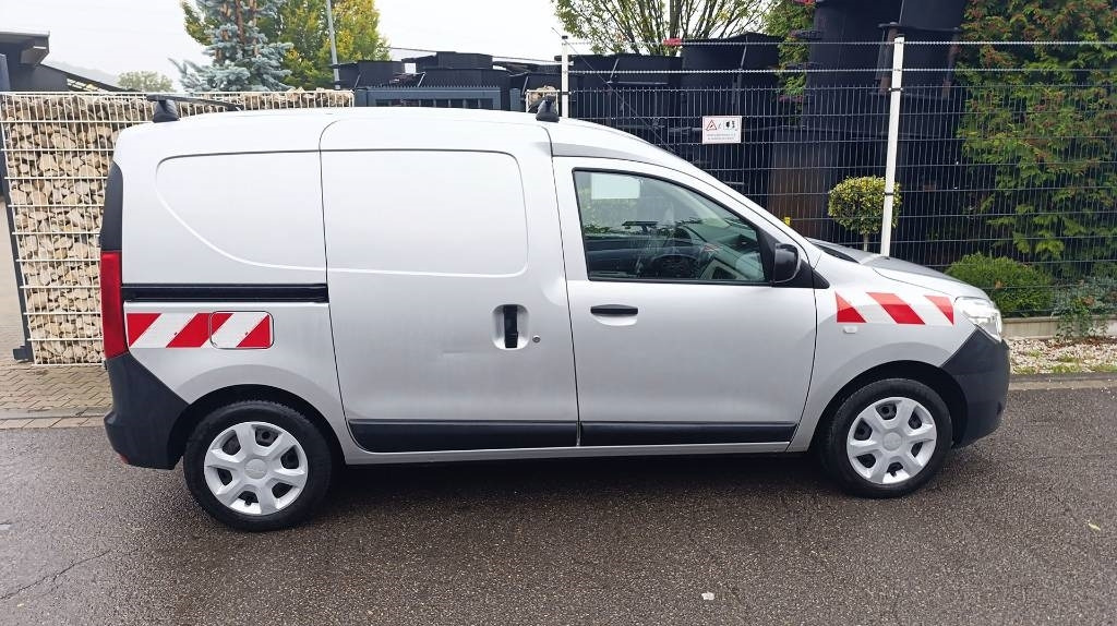 Dacia Dokker Transporter, Kastenwagen, Werkstattschränke - Mali kombi: slika 5 Dacia Dokker Transporter, Kastenwagen, Werkstattschränke - Mali kombi: slika 5