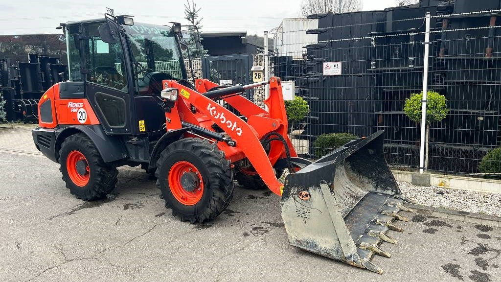 Utovarivač točkaš Kubota R 065, Radlader, hydr. Schnellwechsler, Schaufel: slika 13