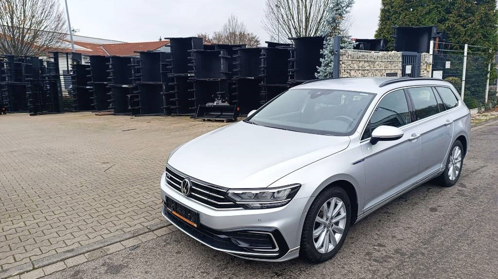Volkswagen Passat GTE 1.4 TSI DSG GTE Plug-in-Hybrid 1. Hand - Automobil: slika 2 Volkswagen Passat GTE 1.4 TSI DSG GTE Plug-in-Hybrid 1. Hand - Automobil: slika 2