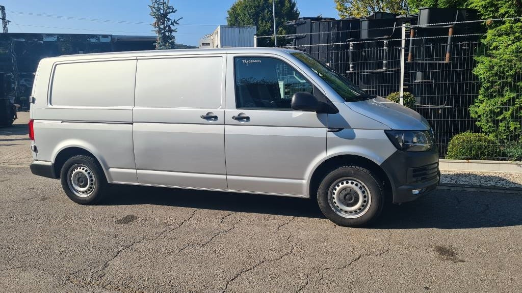 Volkswagen T5 2.0 TDI, Kasten, Werkstattschränke, Klima, AHK - Dostavno vozilo sa zatvorenim sandukom: slika 4 Volkswagen T5 2.0 TDI, Kasten, Werkstattschränke, Klima, AHK - Dostavno vozilo sa zatvorenim sandukom: slika 4