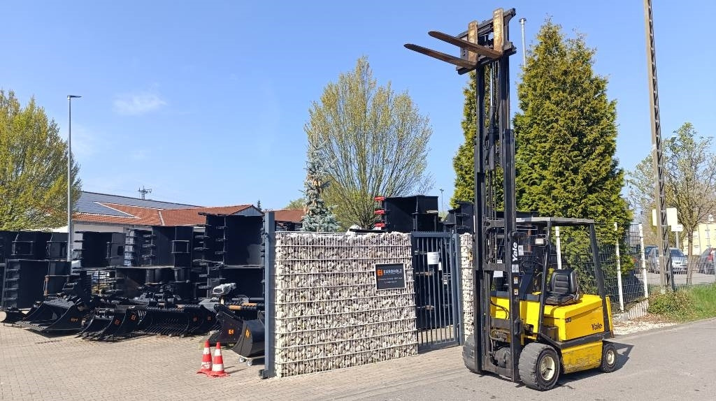 Yale ERP 25 Triplex 4,3 m, Zusatzhydr., Hubkraft 2,5 t - Električni viljuškar: slika 1 Yale ERP 25 Triplex 4,3 m, Zusatzhydr., Hubkraft 2,5 t - Električni viljuškar: slika 1