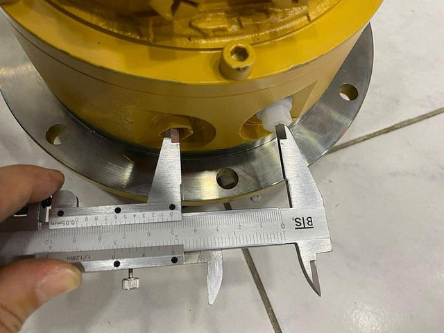 Bomag Fahrmotor (Poclain) 05816293 - Valjak: slika 5 Bomag Fahrmotor (Poclain) 05816293 - Valjak: slika 5