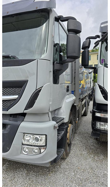 Iveco Stralis 6x2 Baustoffpritsche mit Hiab 228-E5 Kran - Kamion sa tovarnim sandukom: slika 3 Iveco Stralis 6x2 Baustoffpritsche mit Hiab 228-E5 Kran - Kamion sa tovarnim sandukom: slika 3