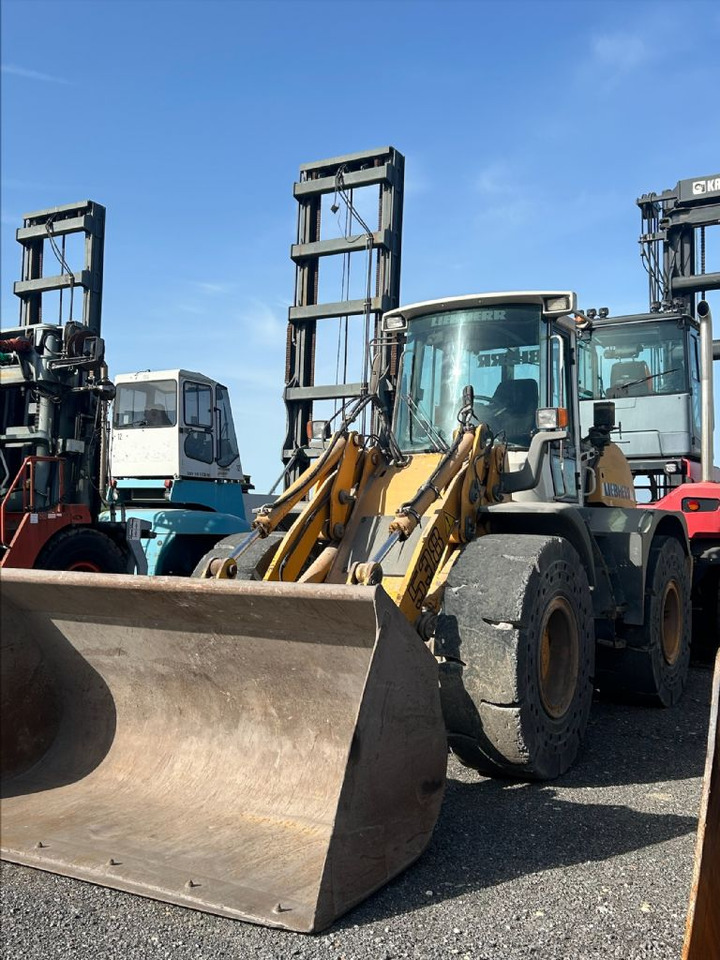 Liebherr L538 - Utovarivač točkaš: slika 1 Liebherr L538 - Utovarivač točkaš: slika 1