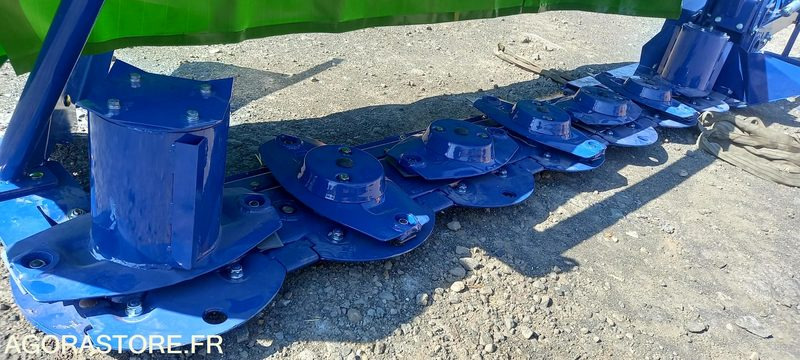 3 Faucheuses rotative 2m80 - Kosačica: slika 5 3 Faucheuses rotative 2m80 - Kosačica: slika 5