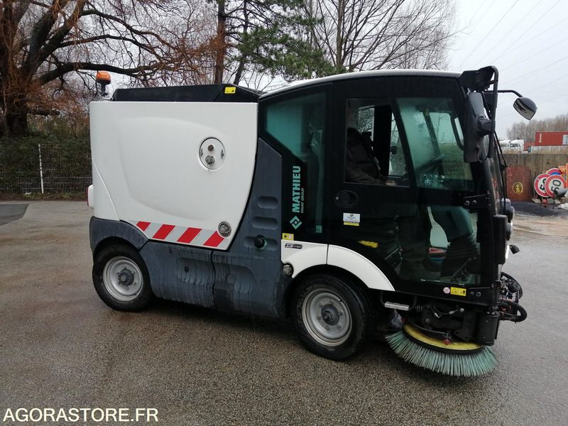 BALAYEUSE - MATHIEU - AZURA FLEX - 2020 / 4222 HEURES - Autočistilica: slika 1 BALAYEUSE - MATHIEU - AZURA FLEX - 2020 / 4222 HEURES - Autočistilica: slika 1