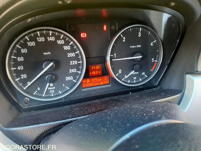 BMW 320 D TOURING - 2010 - 214562km - Karavan: slika 2 BMW 320 D TOURING - 2010 - 214562km - Karavan: slika 2