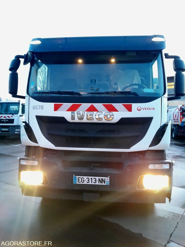 BOM 26T GNC IVECO - 2016 / 84090 KM (6578- VPIDF -66ICAM571X) - Kamion za smeće: slika 3 BOM 26T GNC IVECO - 2016 / 84090 KM (6578- VPIDF -66ICAM571X) - Kamion za smeće: slika 3