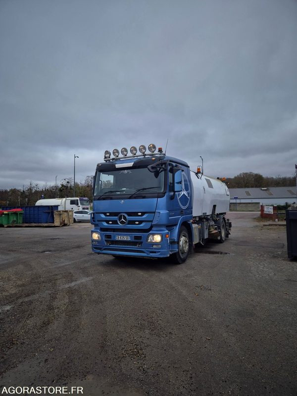 Balayeuse Eurovoirie Optifant 70 TA THP - 2012 - 242 000 heures - Autočistilica: slika 3 Balayeuse Eurovoirie Optifant 70 TA THP - 2012 - 242 000 heures - Autočistilica: slika 3