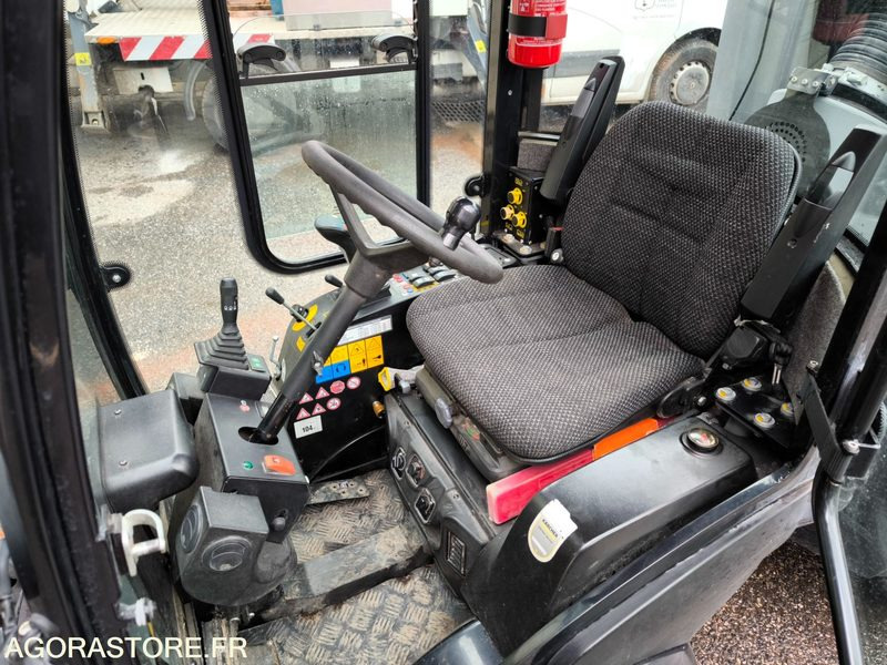 Balayeuse KARCHER MIC 34C 558 heures 2019 - Autočistilica: slika 5 Balayeuse KARCHER MIC 34C 558 heures 2019 - Autočistilica: slika 5