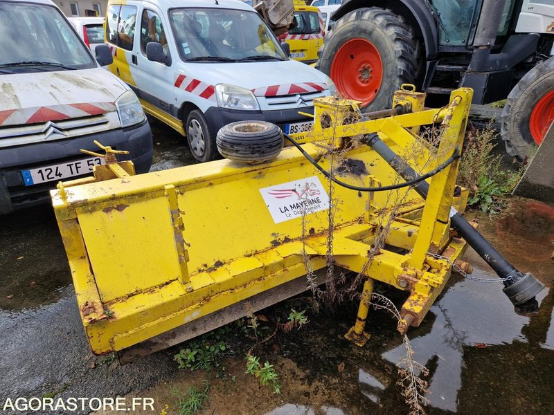 Balayeuse Mathieu 7239S - 1967 - Autočistilica: slika 1 Balayeuse Mathieu 7239S - 1967 - Autočistilica: slika 1