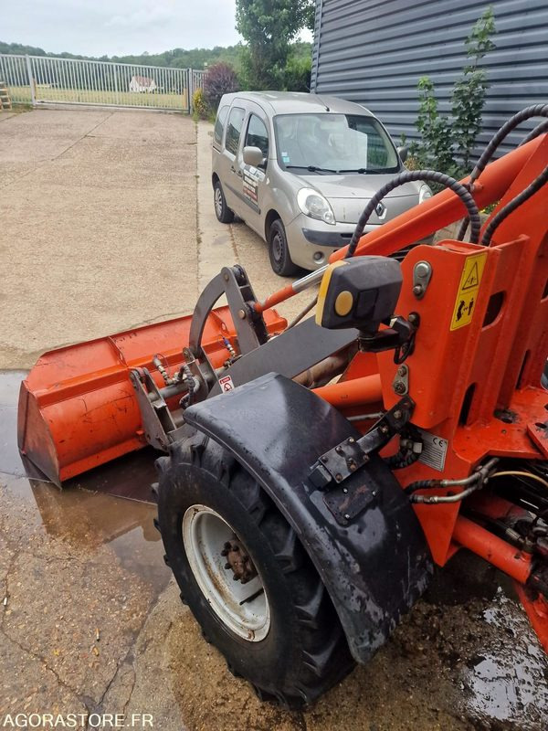 CHARGEUSE SUR PNEUS EVERUN ER08 EASY DIESEL 24CV - 2017 - 580 heures - Utovarivač: slika 4 CHARGEUSE SUR PNEUS EVERUN ER08 EASY DIESEL 24CV - 2017 - 580 heures - Utovarivač: slika 4
