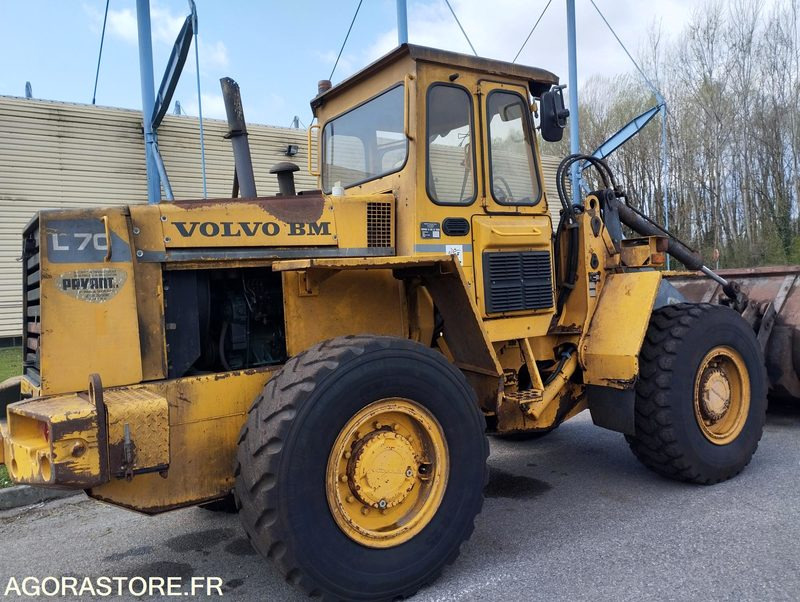 CHARGEUSE SUR PNEUS VOLVO L70 de 1993 n°9930 HS A REPARER - Utovarivač: slika 5 CHARGEUSE SUR PNEUS VOLVO L70 de 1993 n°9930 HS A REPARER - Utovarivač: slika 5