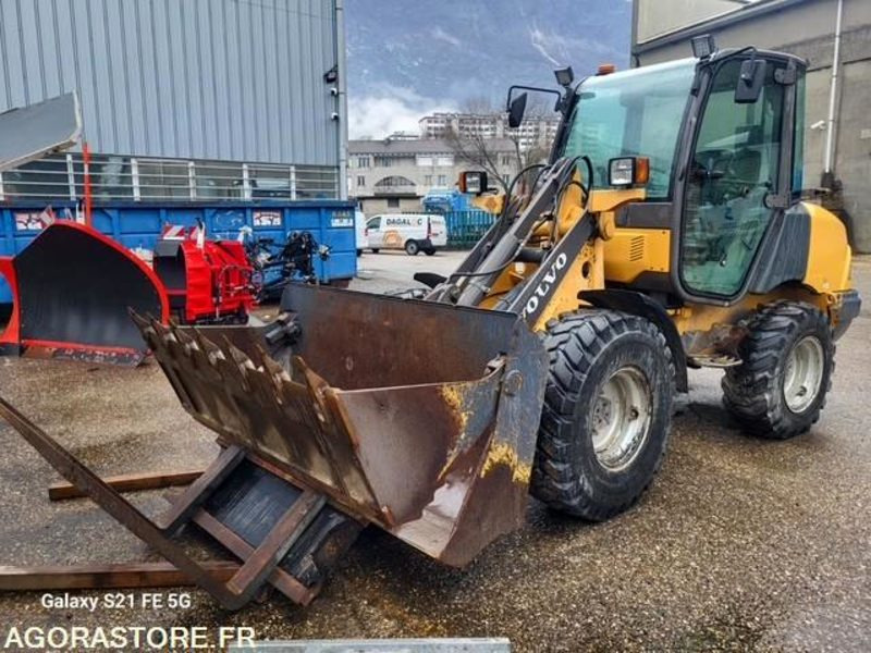 CHARGEUSE VOLVO L25B-P 2008 6200 HEURES - Utovarivač: slika 1 CHARGEUSE VOLVO L25B-P 2008 6200 HEURES - Utovarivač: slika 1