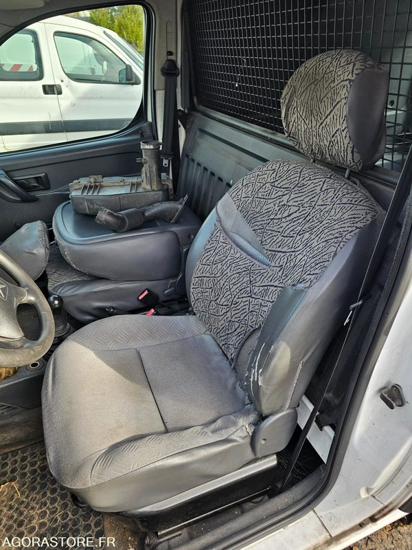 CITROEN BERLINGO - 2003 - 159705KM - 165DRX92 - Mali kombi: slika 5 CITROEN BERLINGO - 2003 - 159705KM - 165DRX92 - Mali kombi: slika 5