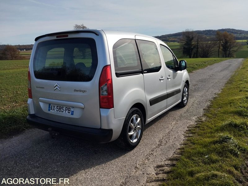 CITROEN BERLINGO COMBISPACE 1.6 HDI 110 DIESEL - 5 PLACES - ANNÉE 2009 - Automobil: slika 4 CITROEN BERLINGO COMBISPACE 1.6 HDI 110 DIESEL - 5 PLACES - ANNÉE 2009 - Automobil: slika 4