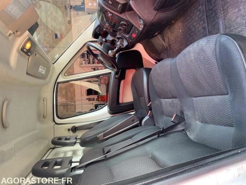 CITROEN JUMPER 3404 - Dostavno vozilo sa zatvorenim sandukom: slika 4 CITROEN JUMPER 3404 - Dostavno vozilo sa zatvorenim sandukom: slika 4