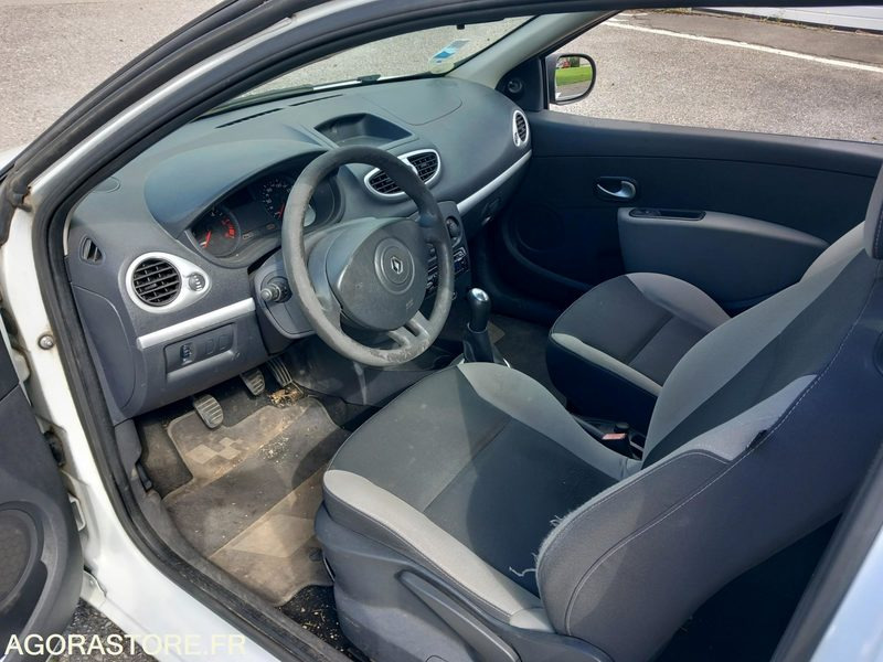 CLIO 3 PORTES DCI65 (BR116) - Automobil: slika 5 CLIO 3 PORTES DCI65 (BR116) - Automobil: slika 5