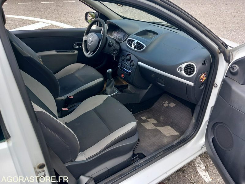 CLIO 3 PORTES DCI65 (BR116) - Automobil: slika 4 CLIO 3 PORTES DCI65 (BR116) - Automobil: slika 4
