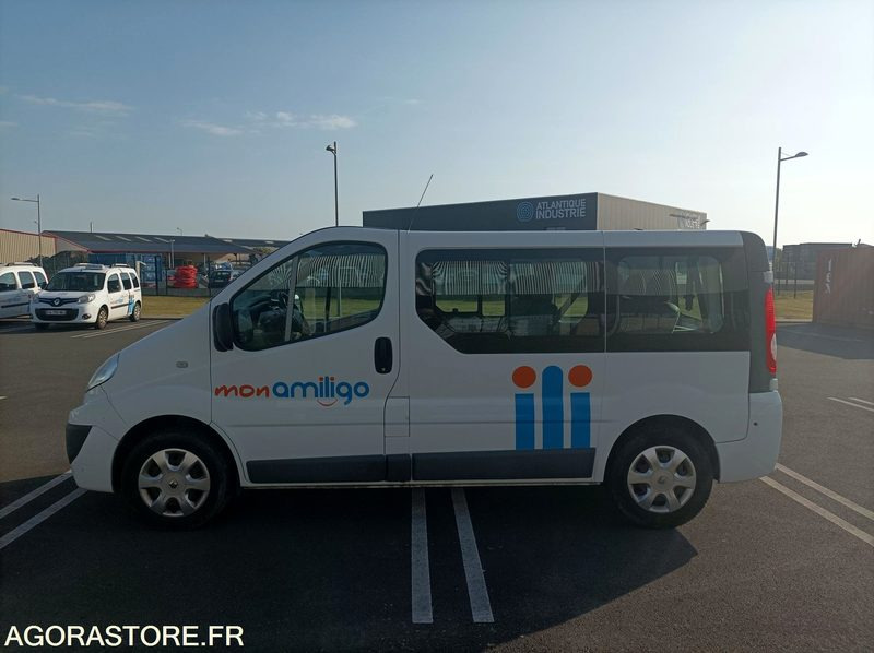 CP-910-CW - Roulant - RENAULT TRAFIC - VP - 9 Places - 308 000 Kms - Minibus, Putnički kombi: slika 2 CP-910-CW - Roulant - RENAULT TRAFIC - VP - 9 Places - 308 000 Kms - Minibus, Putnički kombi: slika 2