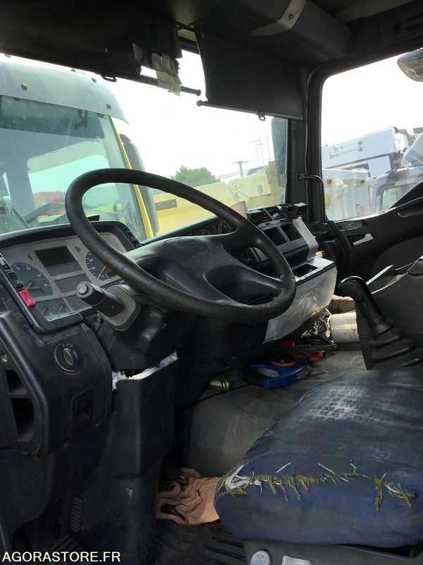 Camion MAN TG410A - 2002 - 800000 kms - Kamion sa tovarnim sandukom: slika 5 Camion MAN TG410A - 2002 - 800000 kms - Kamion sa tovarnim sandukom: slika 5