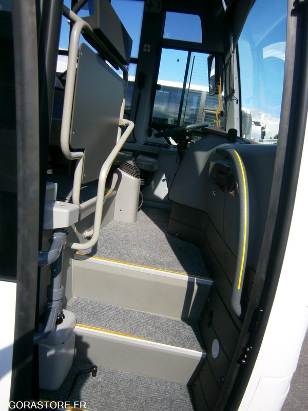 Car Isuzu Turquoise - 2017 - 110 000 km - Školski autobus: slika 4 Car Isuzu Turquoise - 2017 - 110 000 km - Školski autobus: slika 4